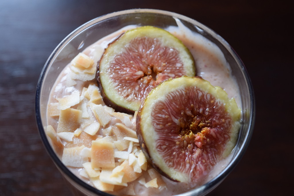 Fig and Dates Smoothie